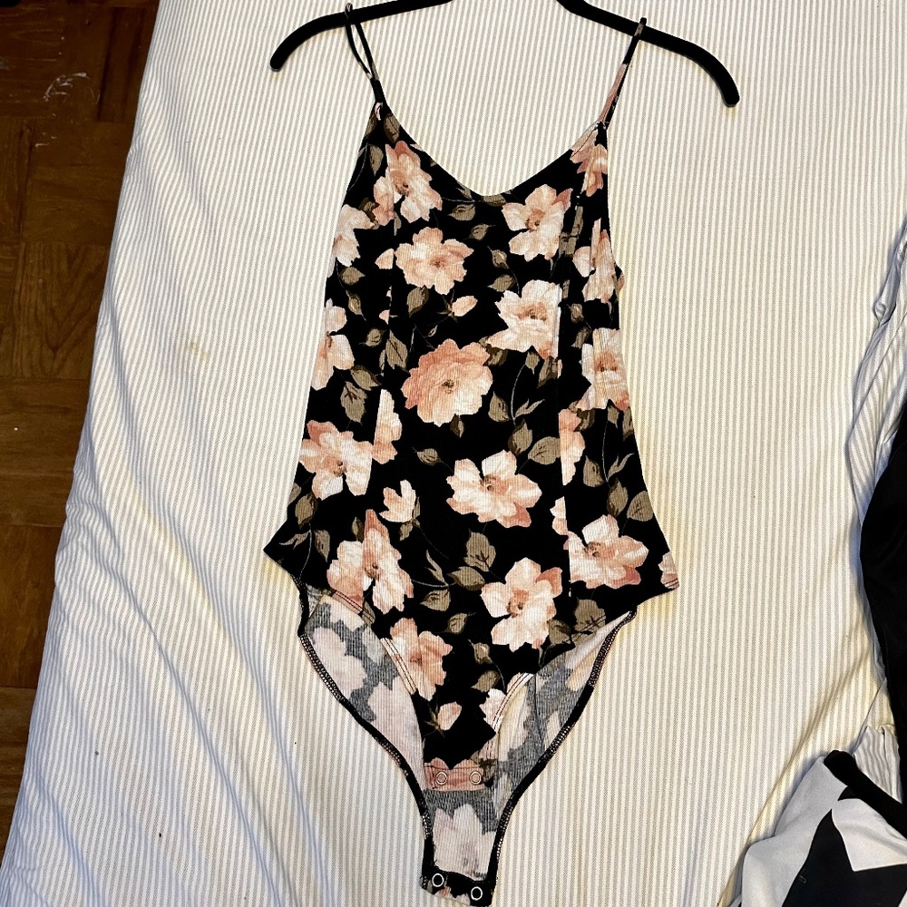 American Eagle Ribbed Floral Bodysuit
